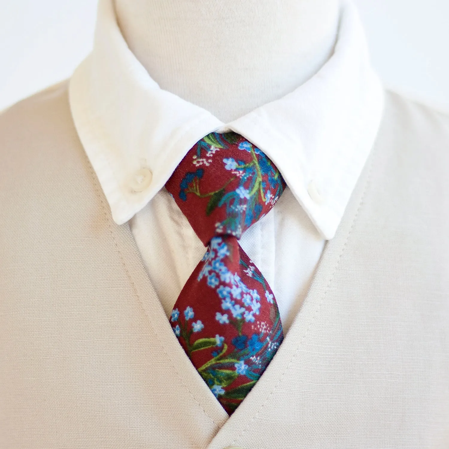 Boy's Bow Tie / Cornflower In Burgundy