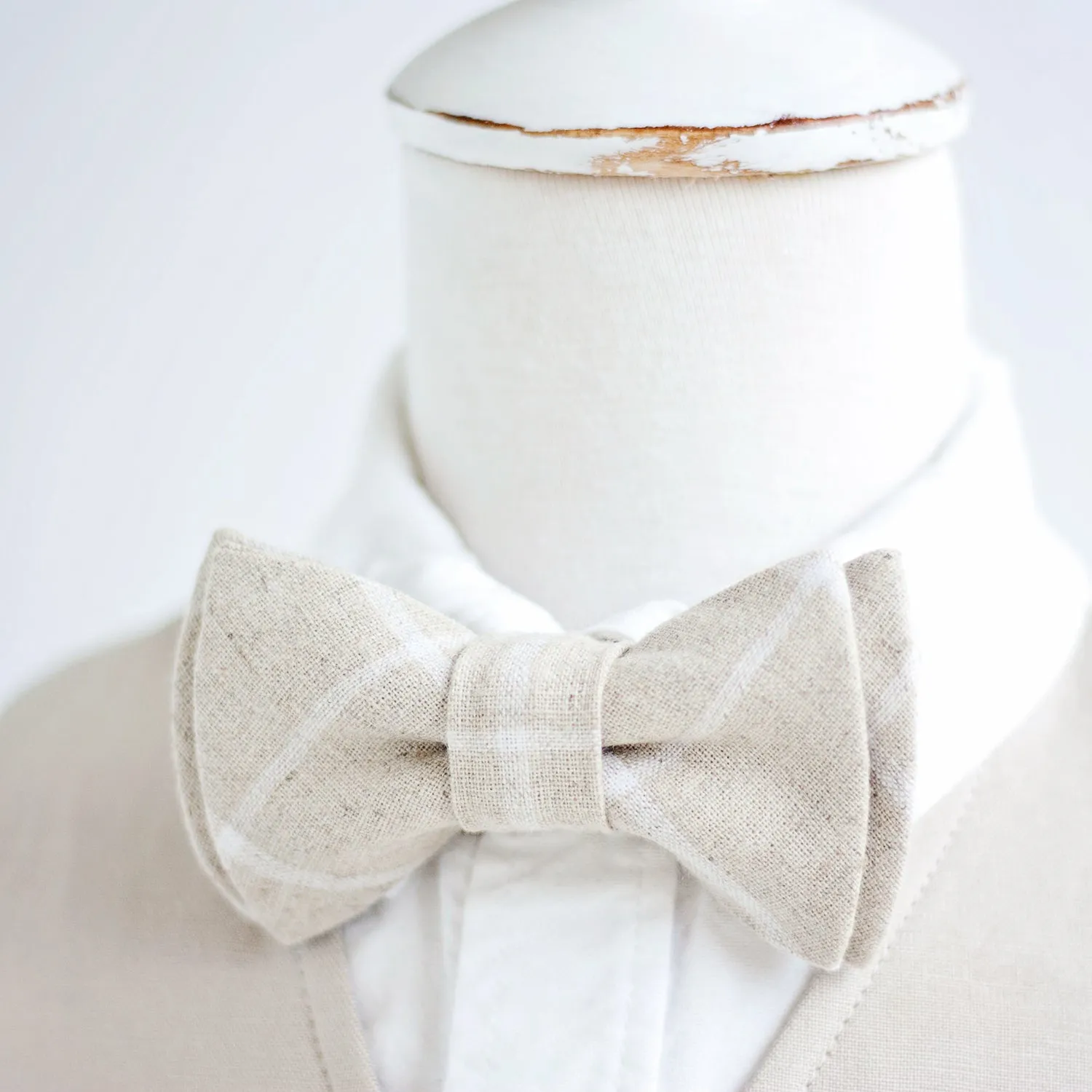 Boy's Bow Tie / Natural Linen Window Pane