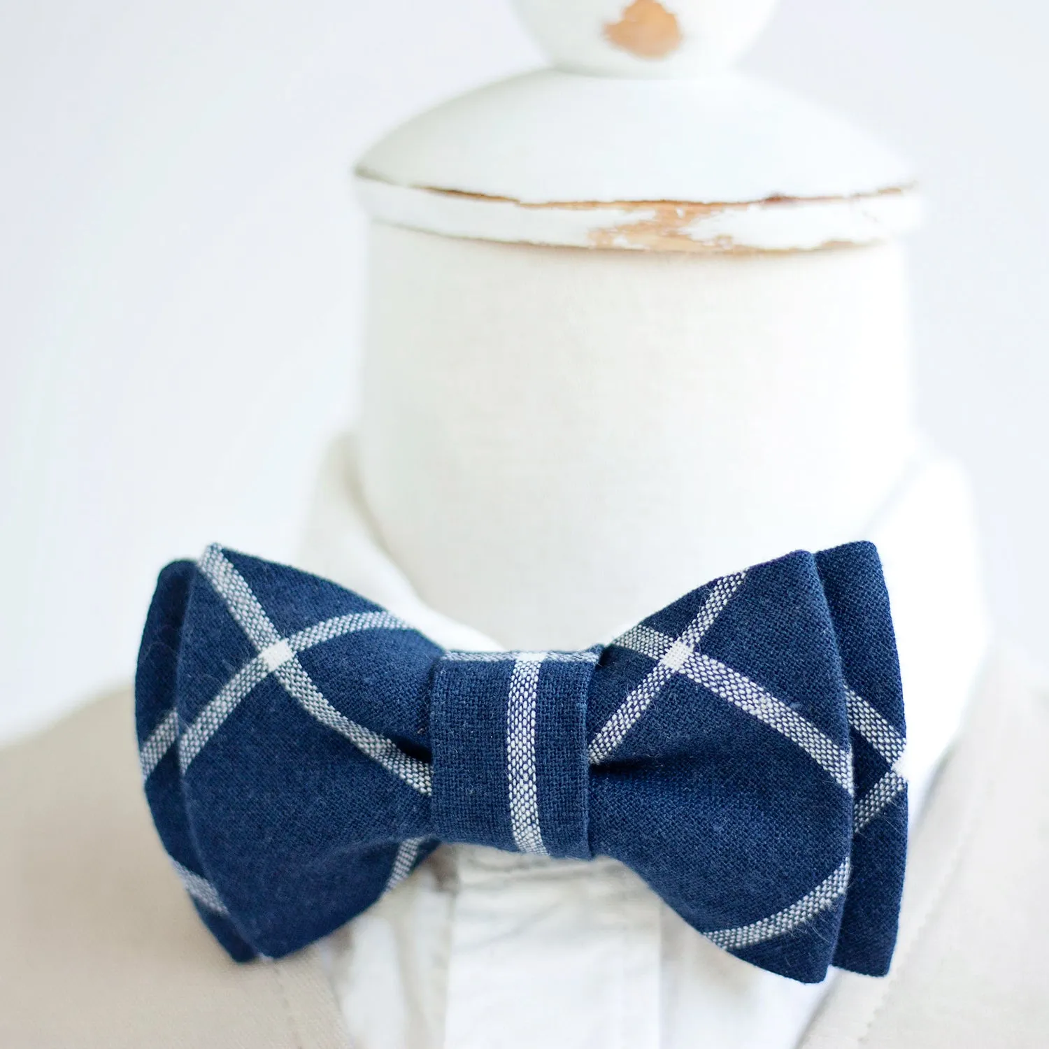 Boy's Necktie / Navy Linen Window Pane