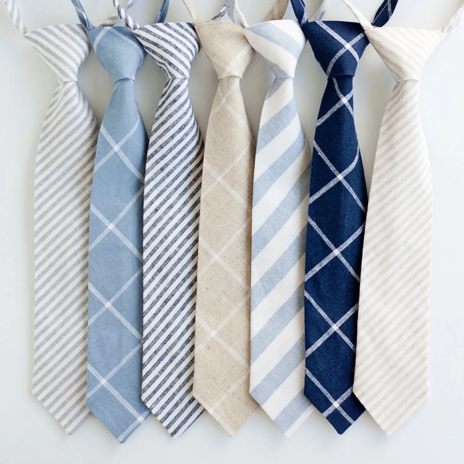 Boy's Necktie / Navy Linen Window Pane