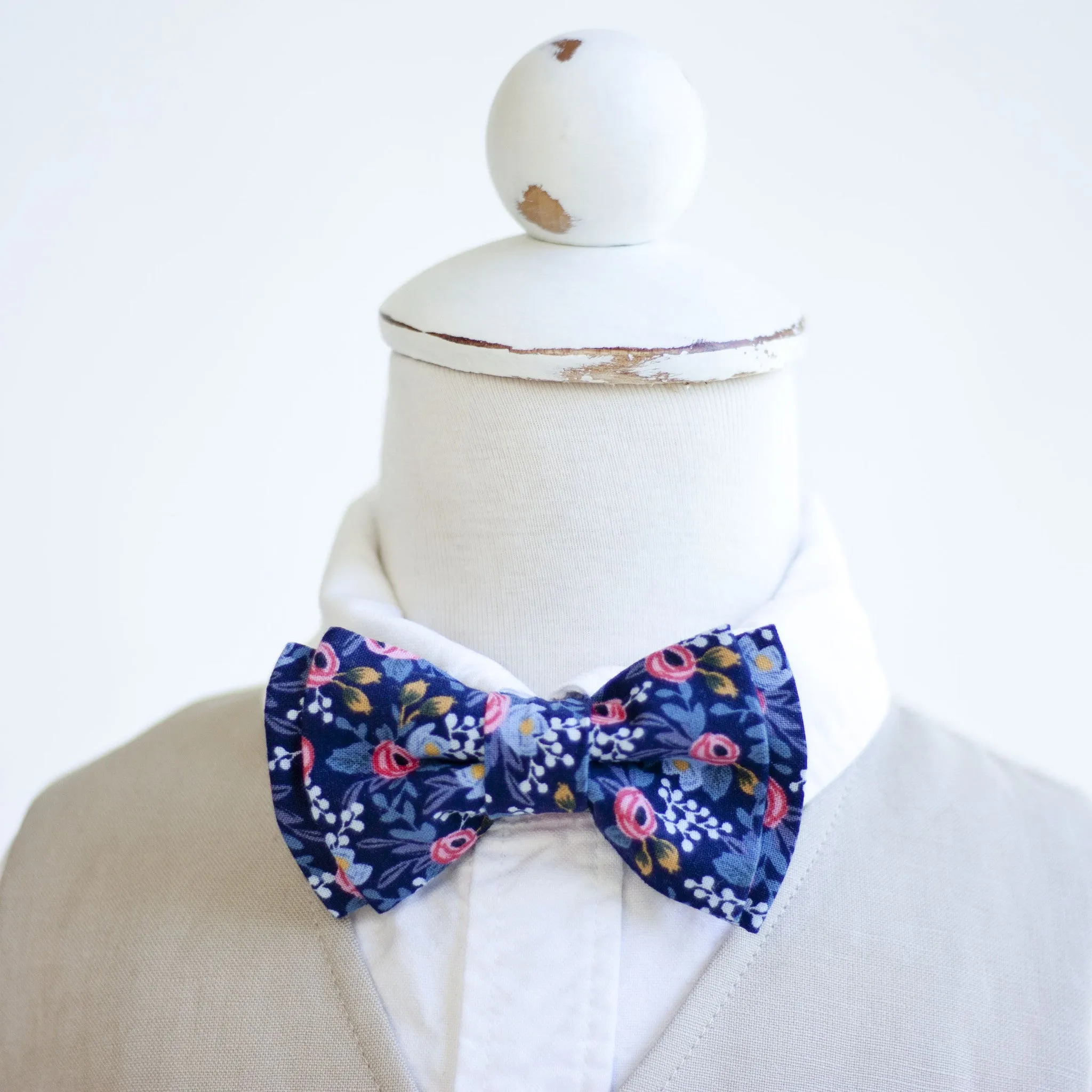 Boy's Necktie / Rosa In Navy