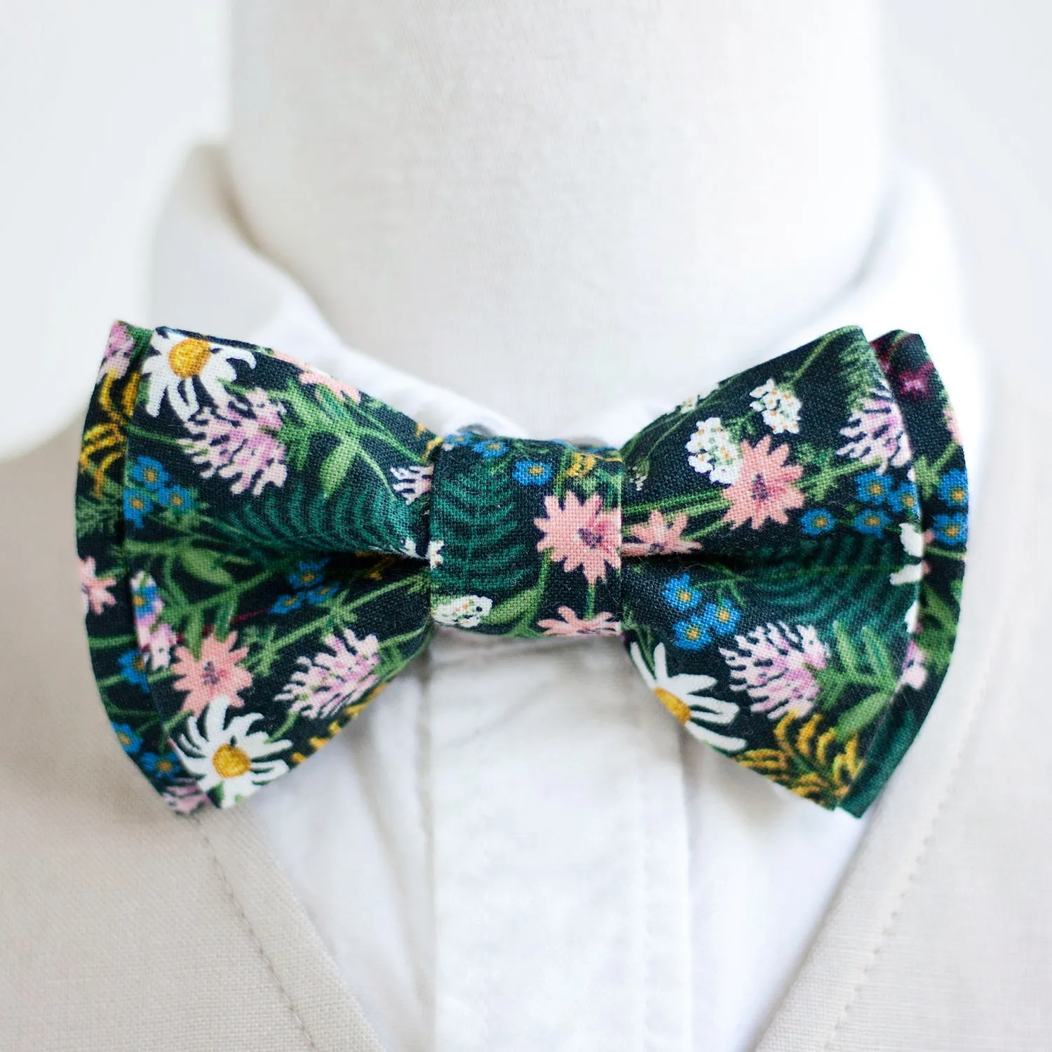 Boy's Necktie / Wildflowers In Hunter