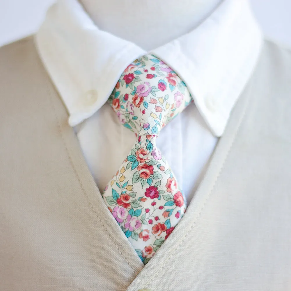 Boy's Pocket Square / Blossoms In Red