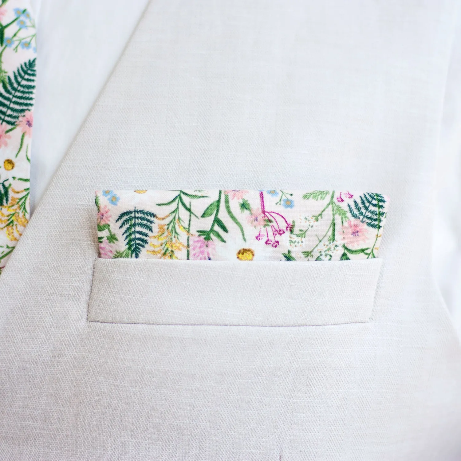 Boy's Pocket Square / Wildflowers In Pink