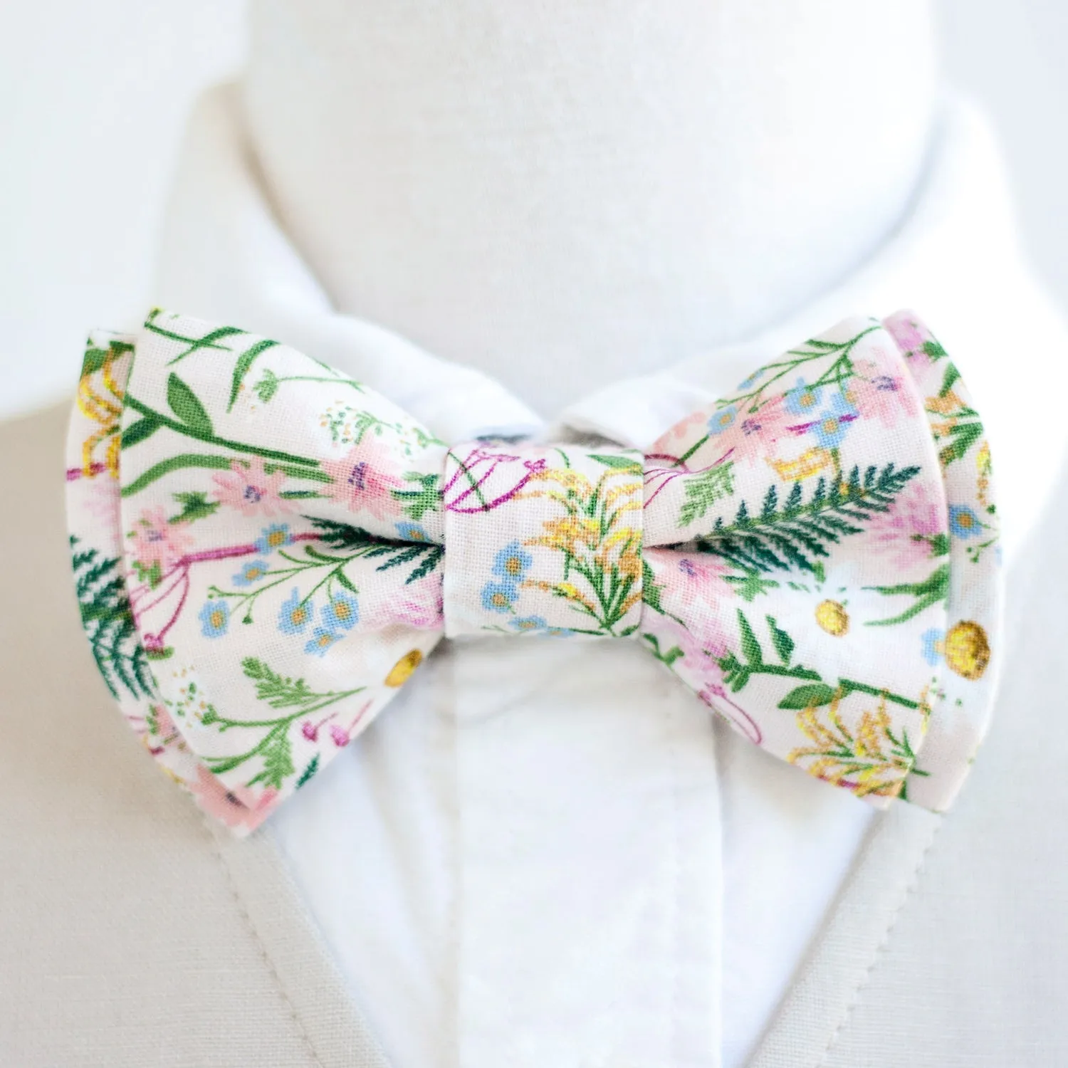 Boy's Pocket Square / Wildflowers In Pink