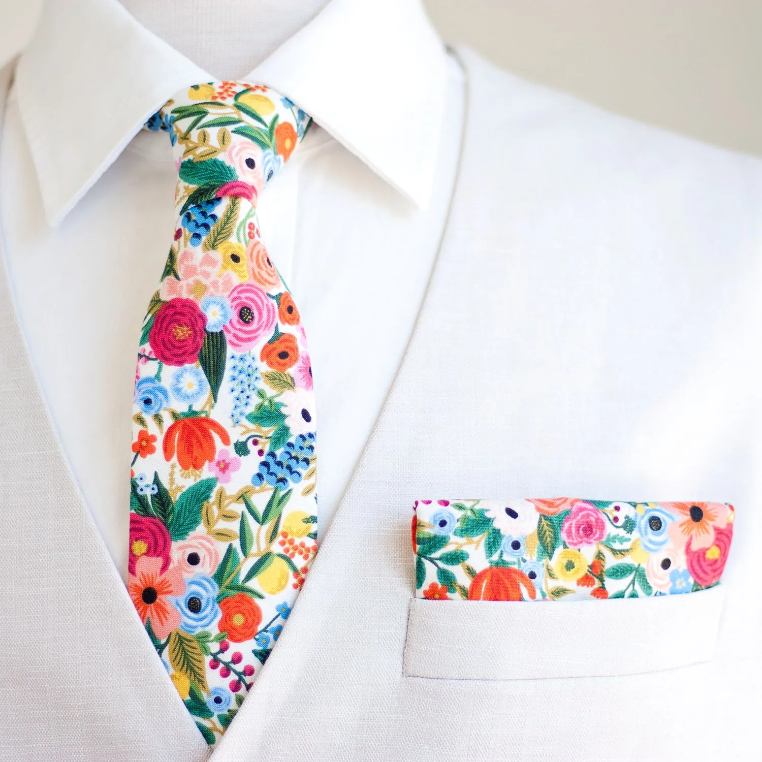 Men's Pocket Square / Petite Garden Party In Cream