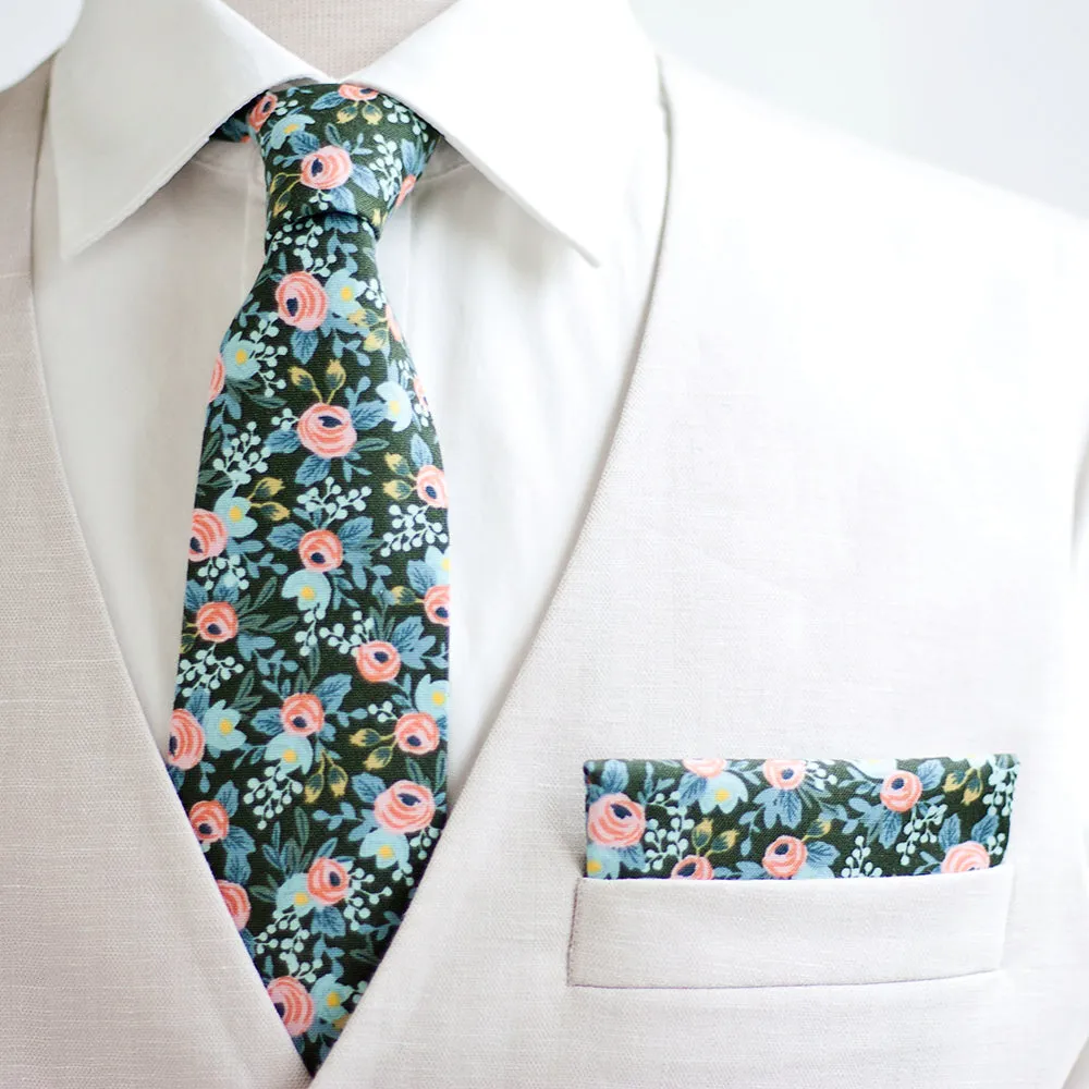 Men's Pocket Square / Rosa In Forest