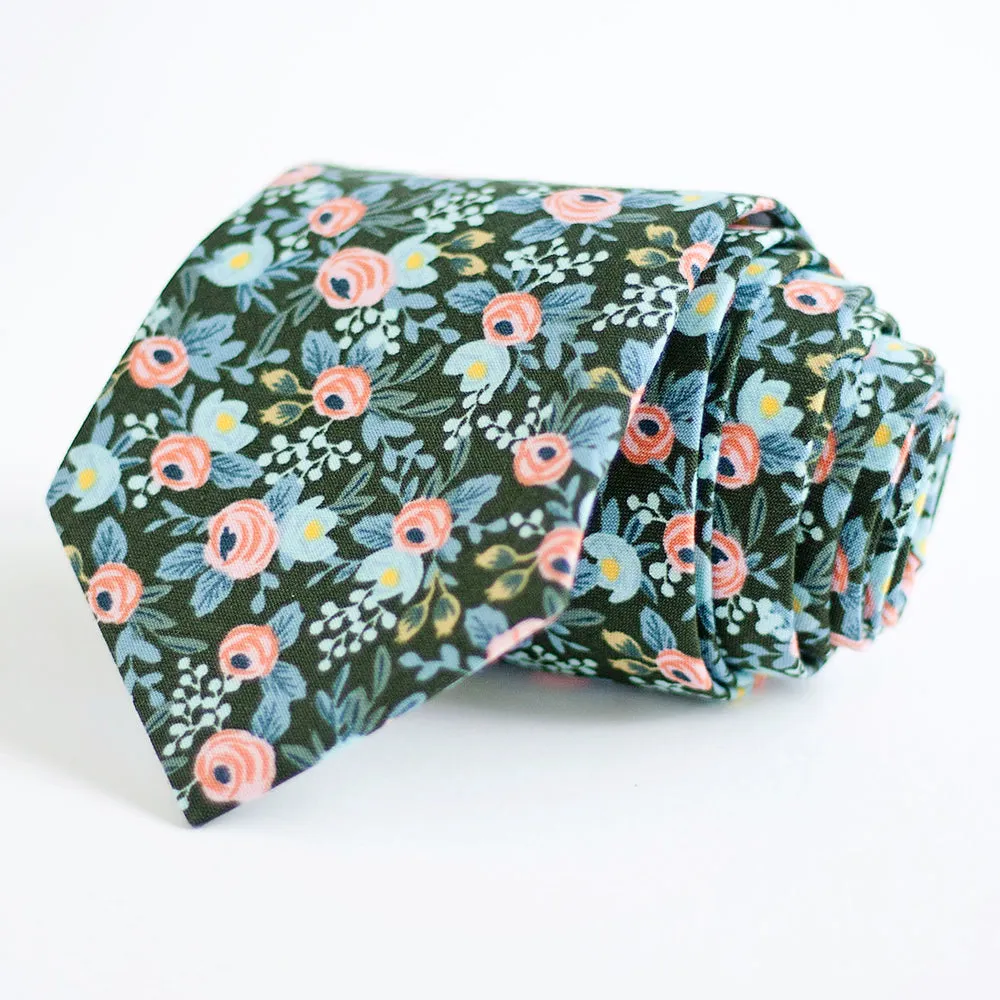 Men's Pocket Square / Rosa In Forest