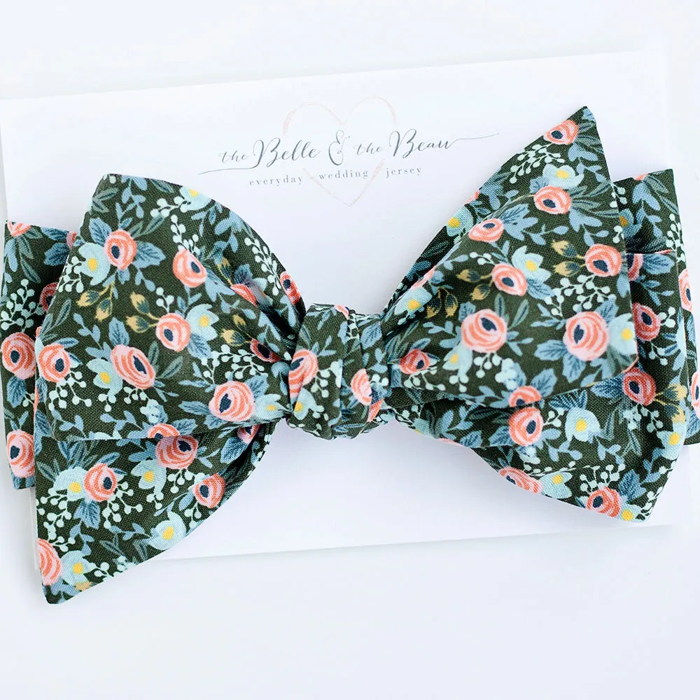 Men's Pre-Tied Bow Tie / Rosa In Forest